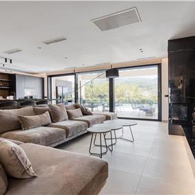 5 bedroom luxury seaside villa with indoor & outdoor pool, near Acharavi, sleeps 10